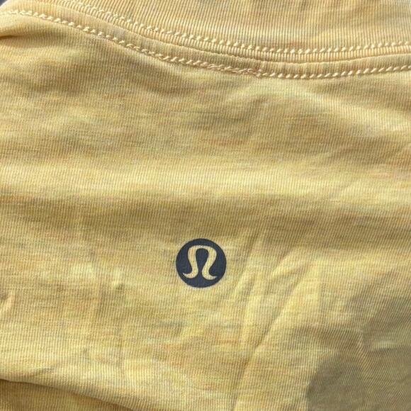Lululemon Athletica V Neck Short Sleeve T Shirt Men's Medium Gym Run Walk Hike - Picture 6 of 7
